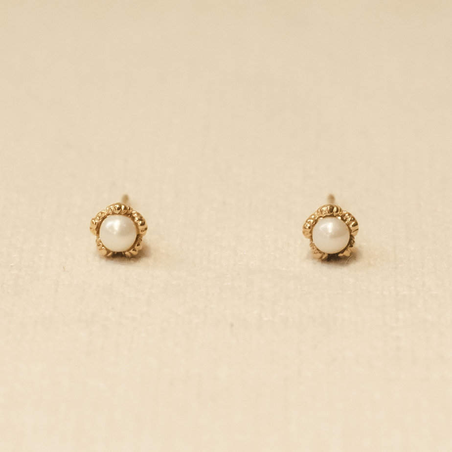 Villa Pearl Stud Earrings Silverado Jewellery