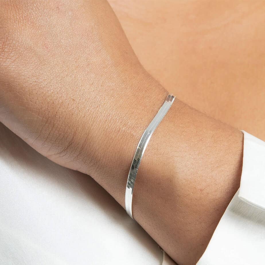 Sophisticated Silver Herringbone Chain Bracelet: Sterling Silver