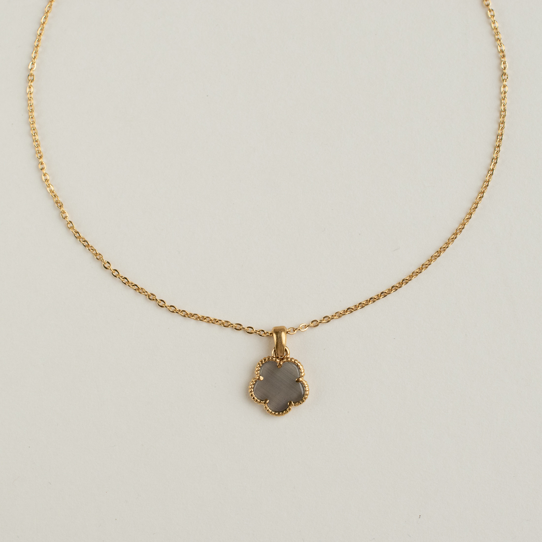 チ*)様 Crockery Pendant_L Labradorite Flower Pendant Necklace: Stylish and Versatile