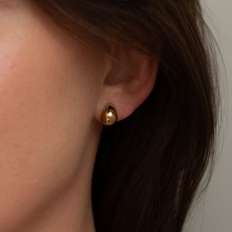 Gold teardrop stud earrings - AMIE Paris - Silverado Jewellery