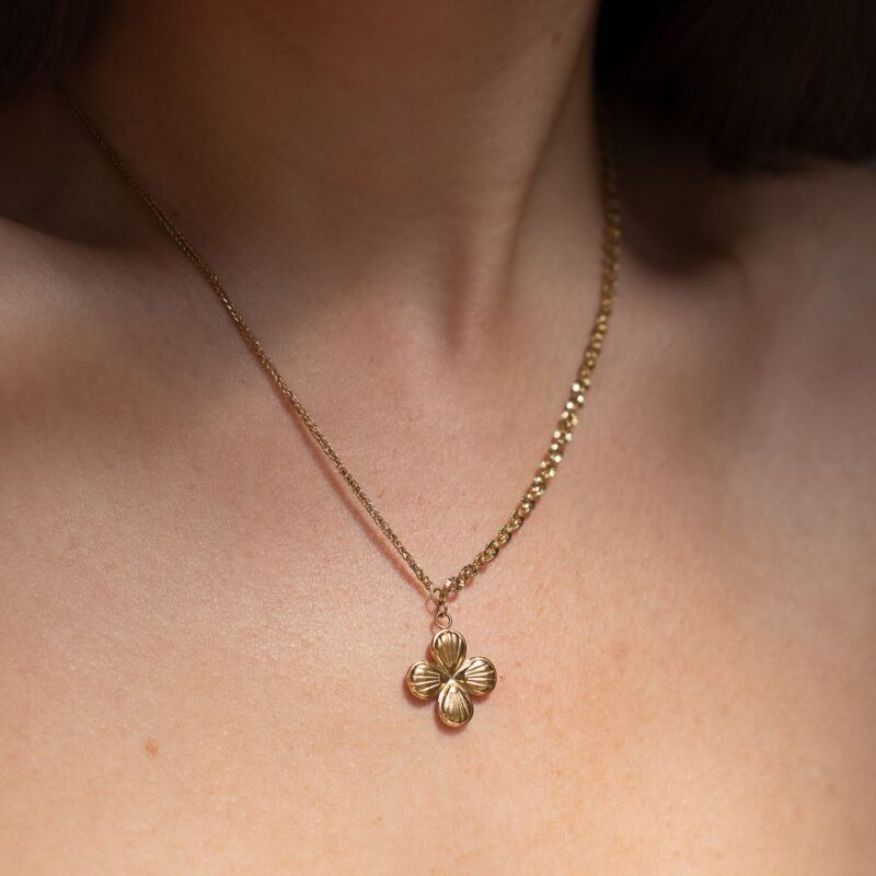 Flower pendant necklace - AMIE Paris - Silverado jewellery