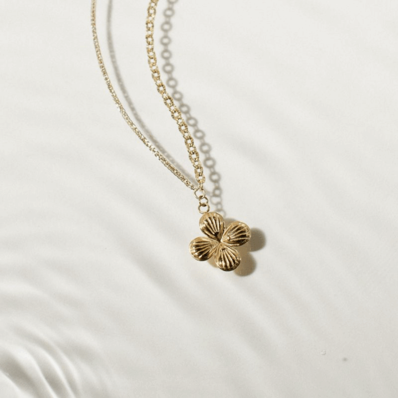 Flower pendant necklace - AMIE Paris - Silverado jewellery