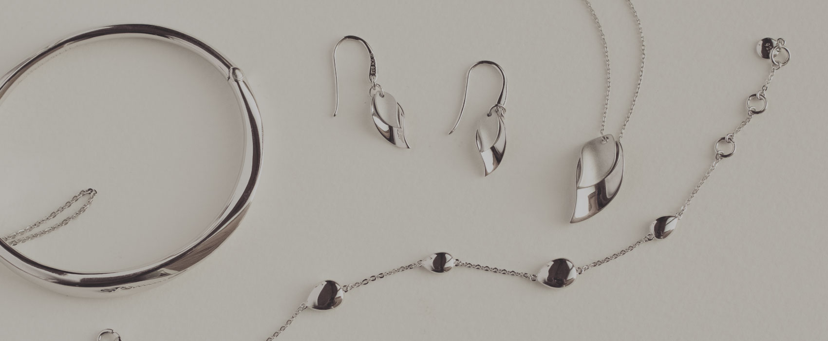 KitHeath Linking Coast Pebbles Bracelet