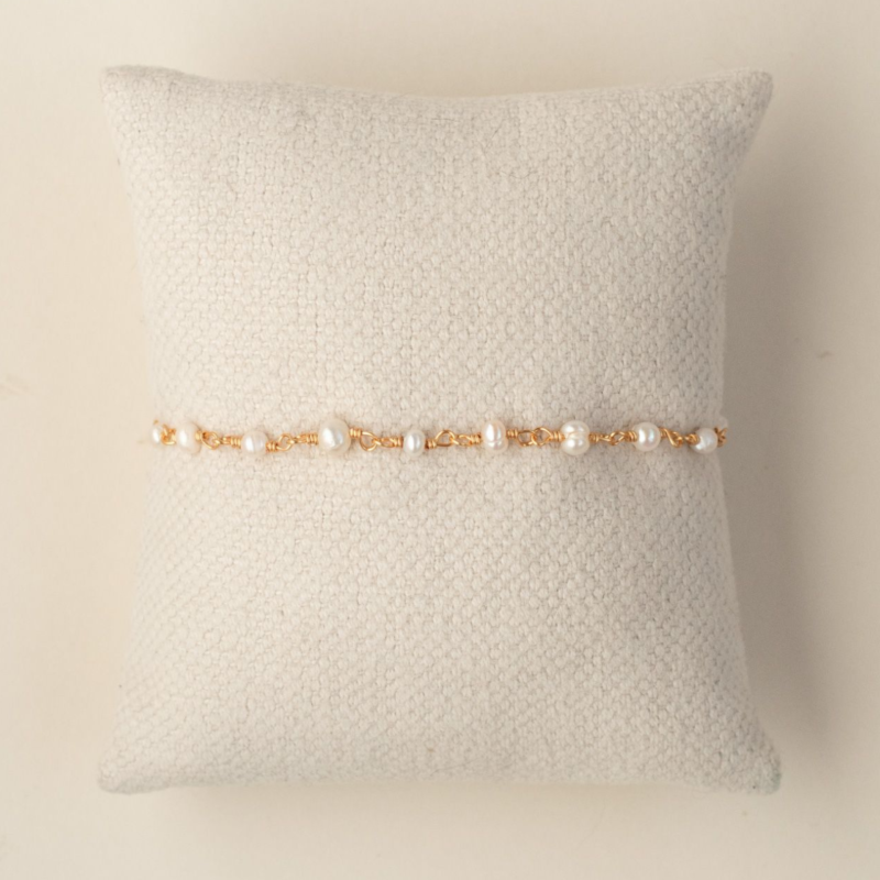 Pearl chain bracelet, AMIE Paris.